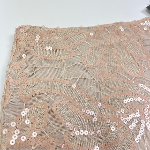 ๐ฏ2/$15๐ฏ Endless Rose REVOLVE Nude Skirt Sequin - Picture 2 of 14